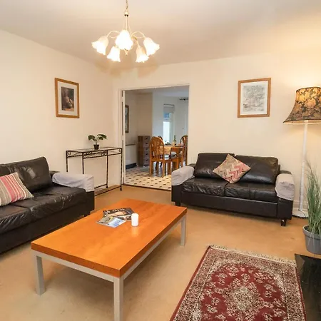 Village No 6 By Trident Homes * אוגרים