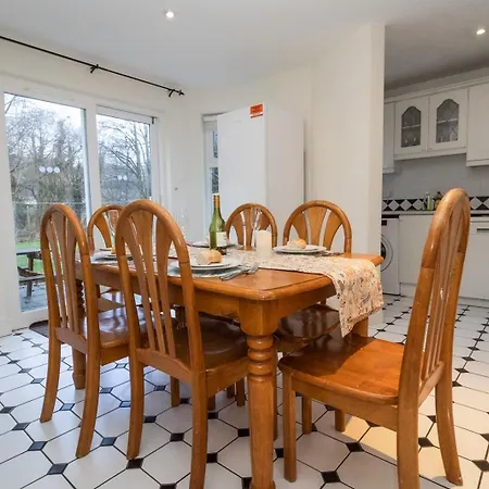 Village No 6 By Trident Homes Ferienhaus